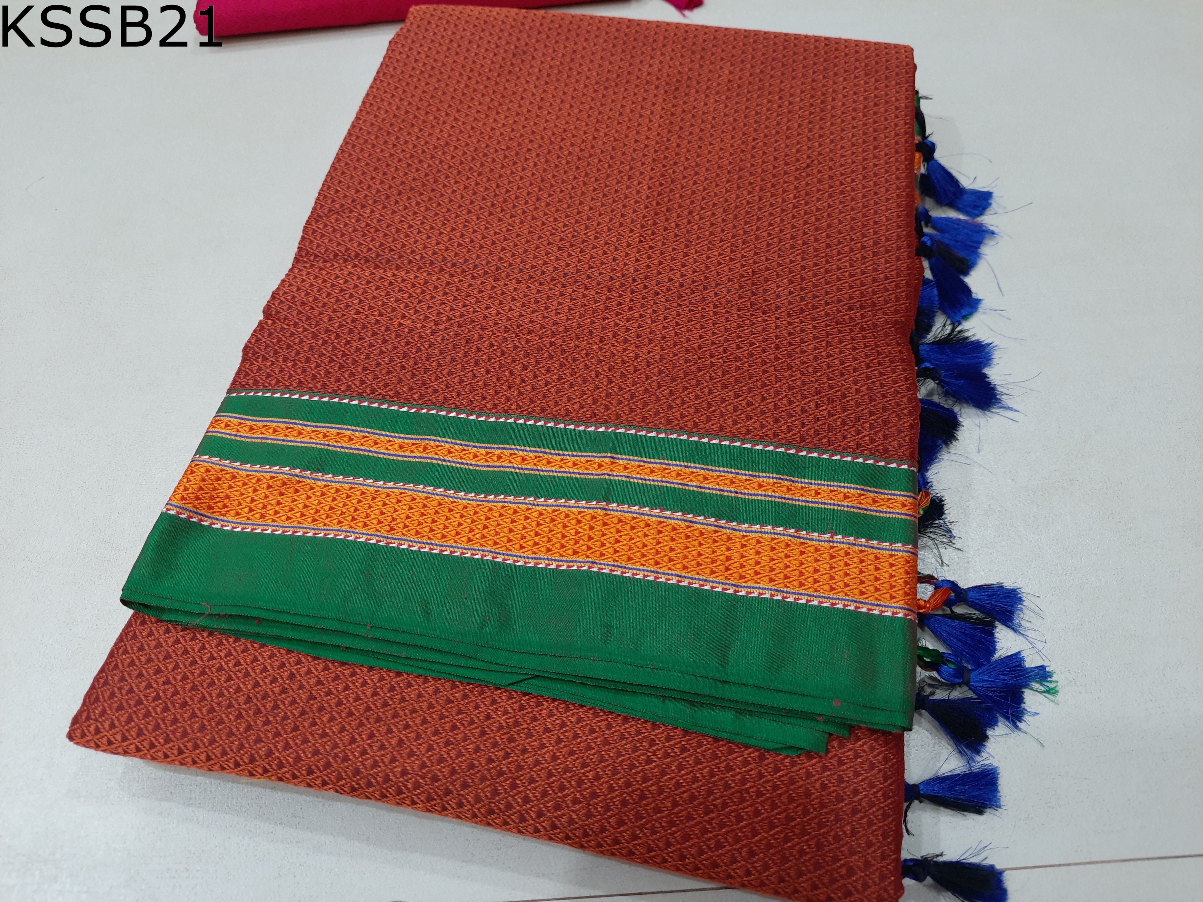 Khun Lining Pallu
