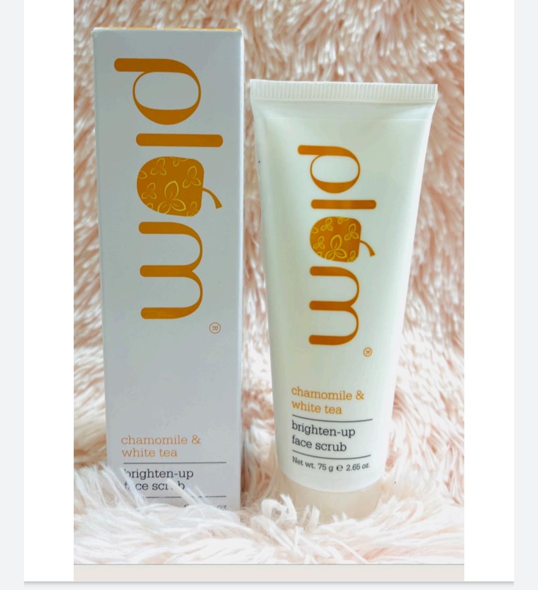 PLUM BRIGHTEN UP FACE SCRUB