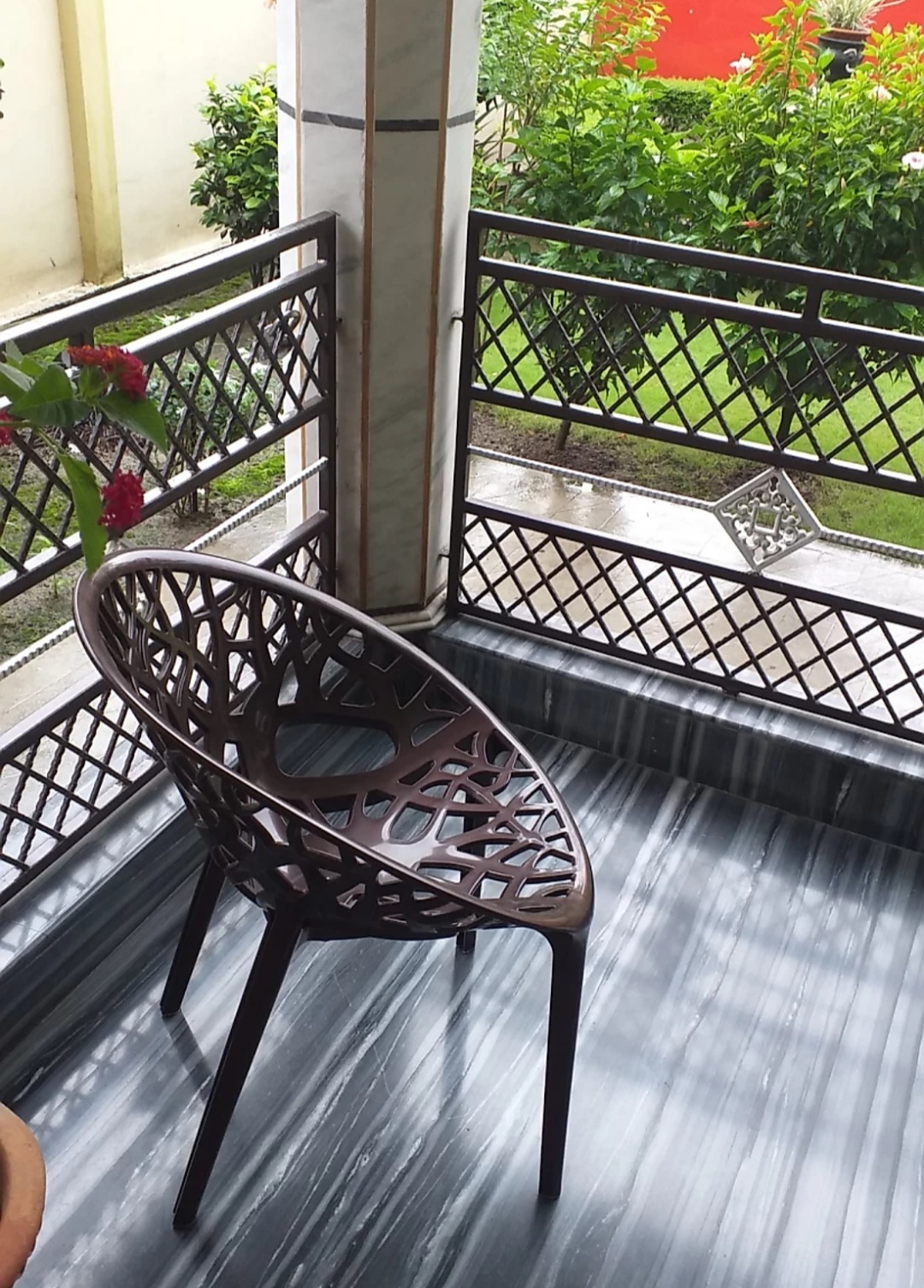 Outdoor modern chair