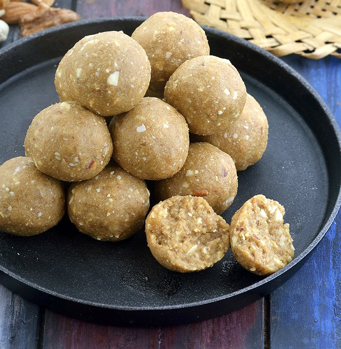 Wholewheat Gond Ladoo