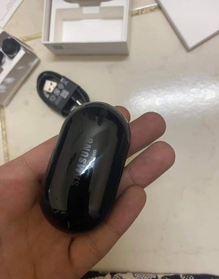 Samsung air buds 