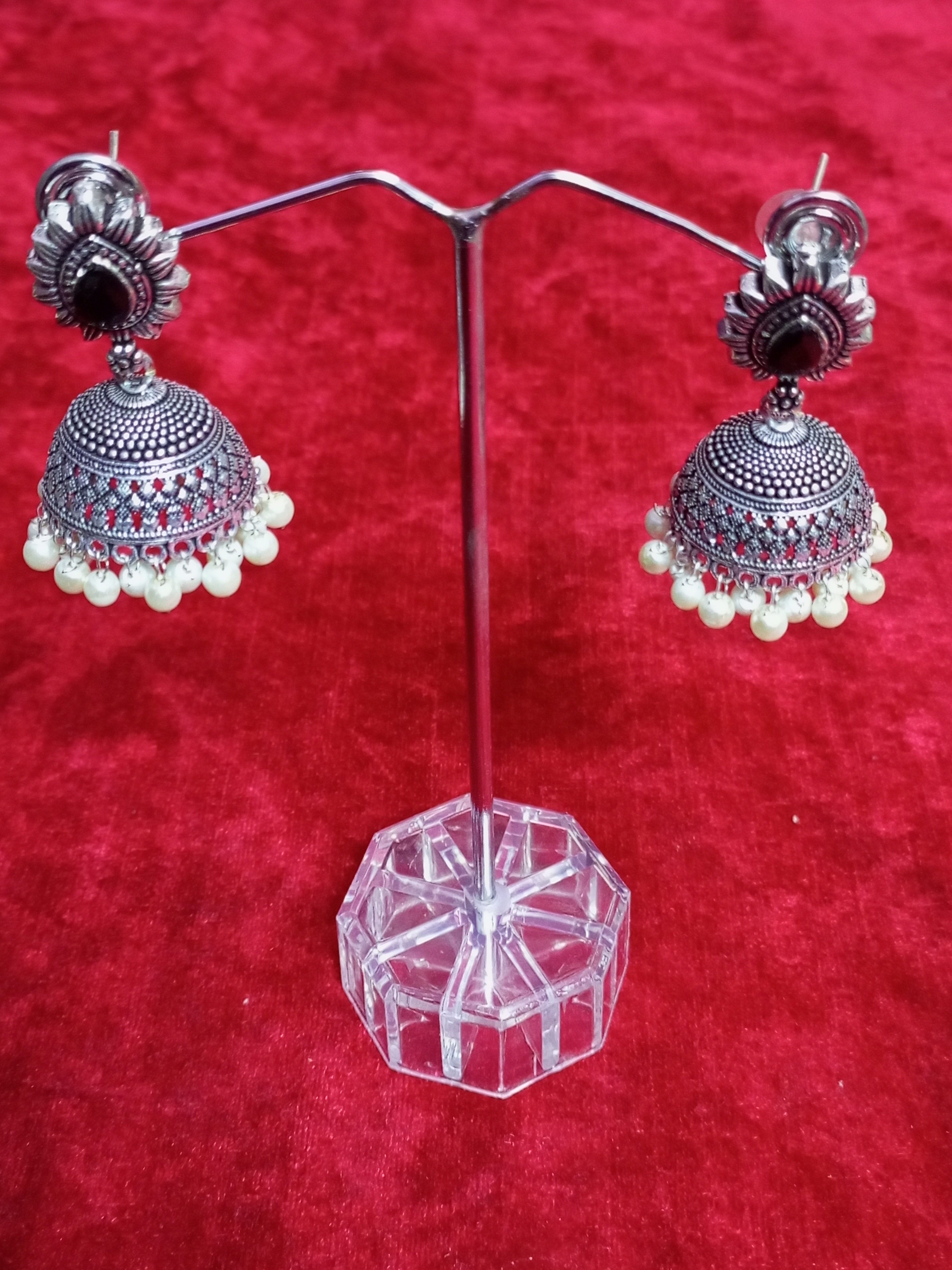Silver oxidized jhumkee with black stone tope