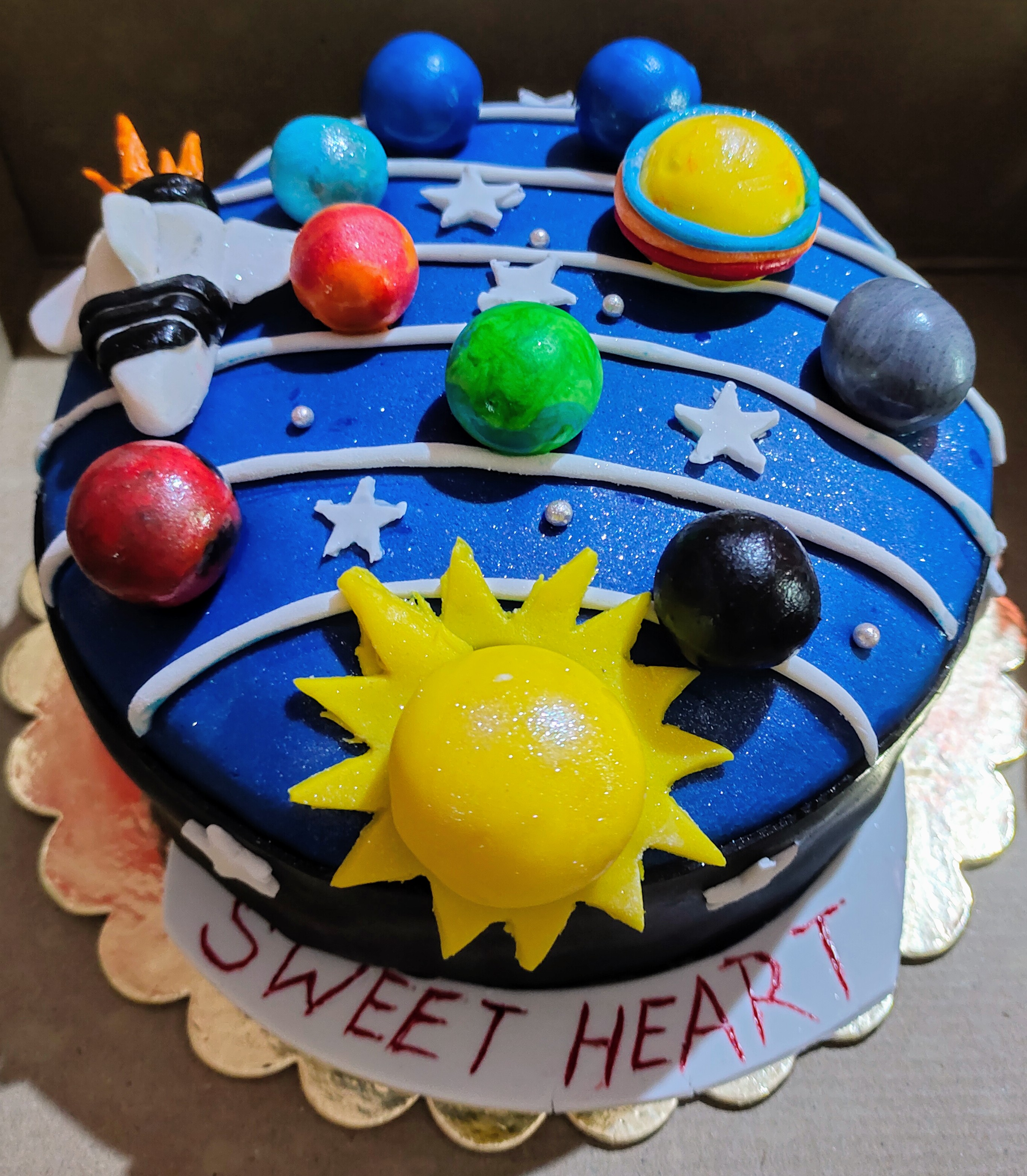 Galaxy design cake