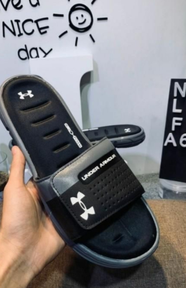 UNDER ARMOUR memory foam slides