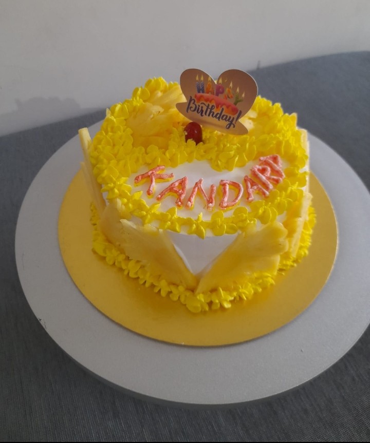 Fresh pineapple cake