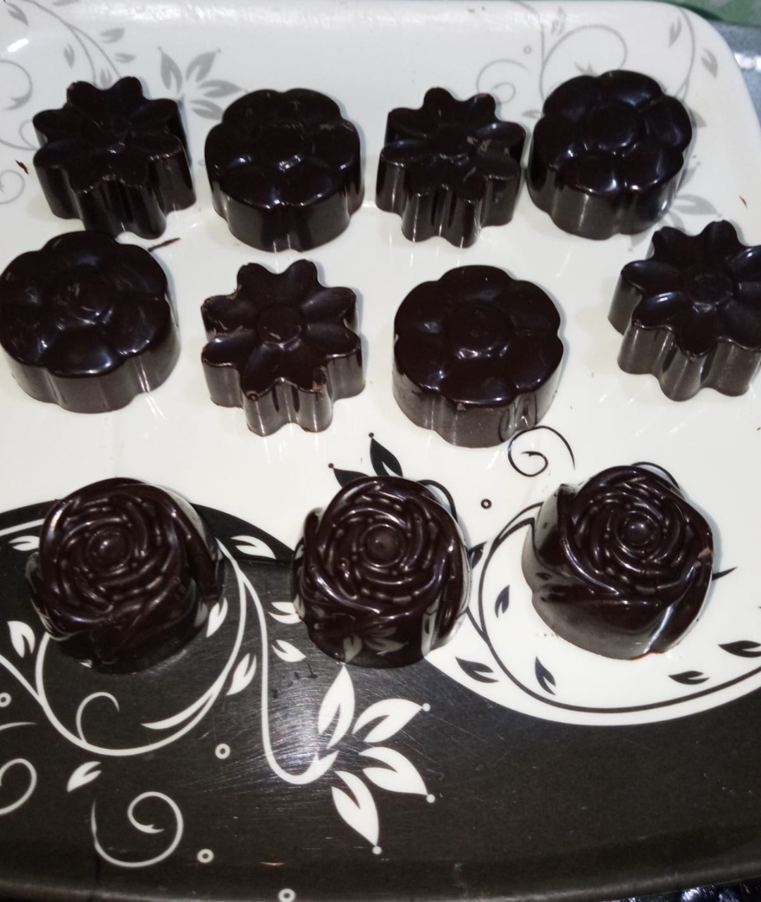 Plain dark choclates
