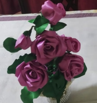 6 Pink Roses