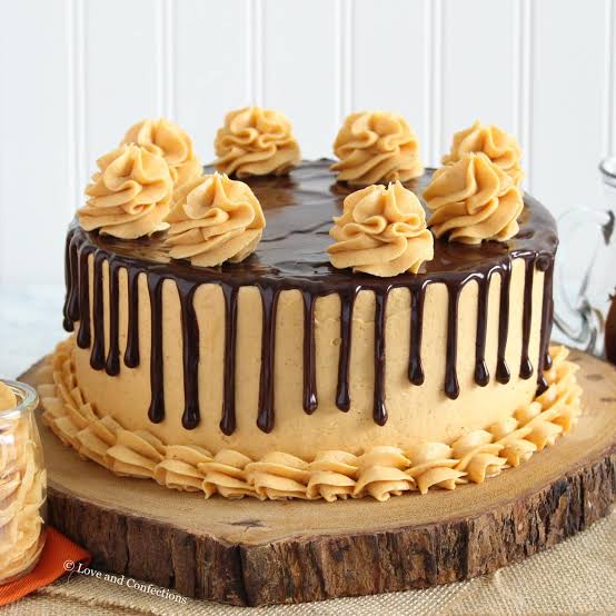 Creamy Caramel Toffee Cake