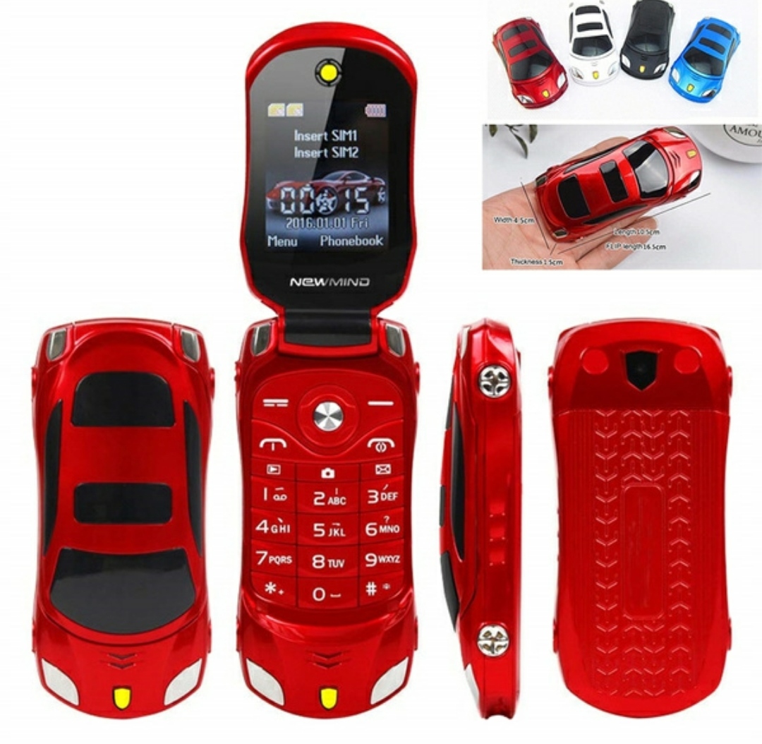 Kids play phone 