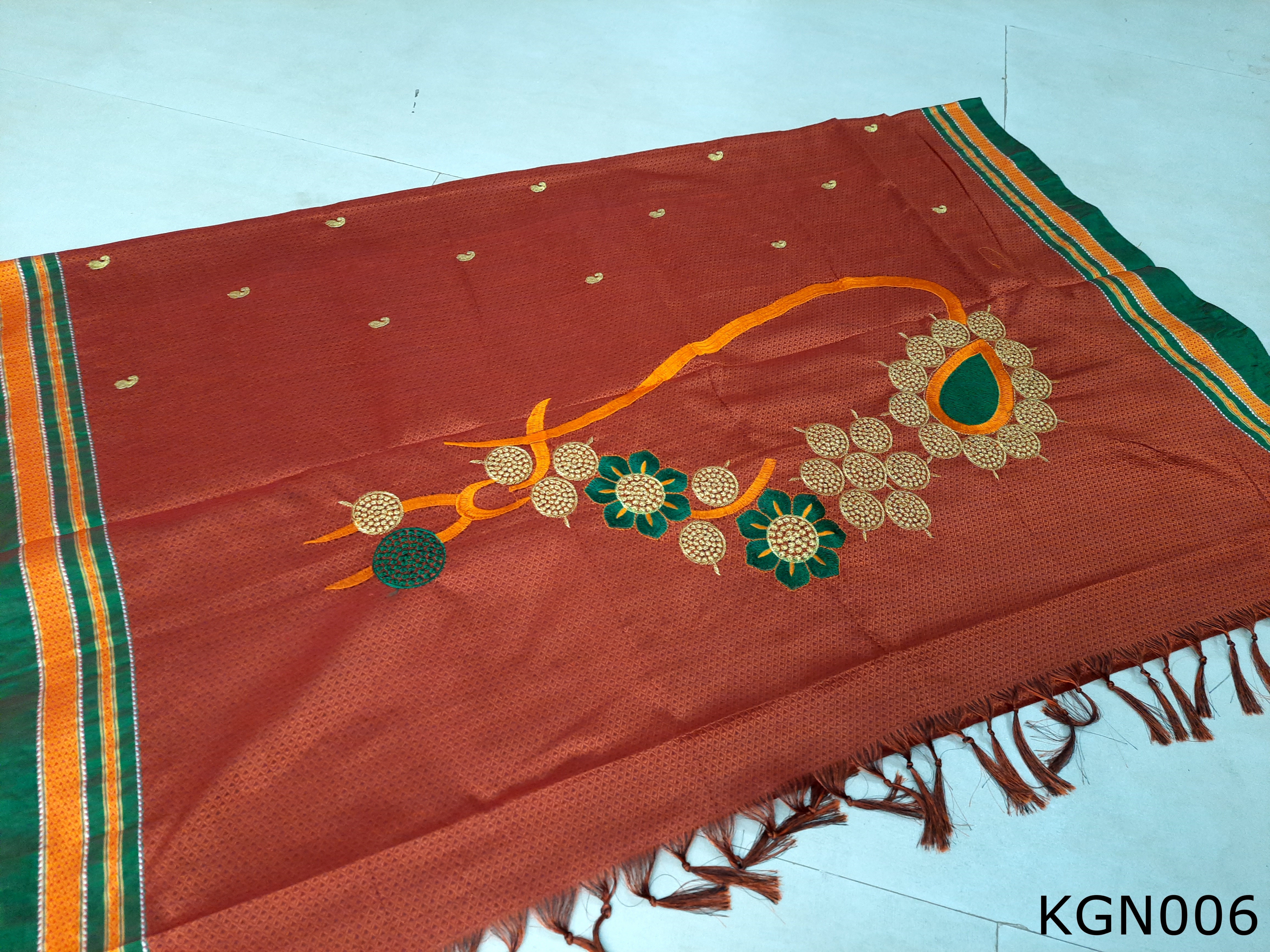 Khun Grand Nath Saree