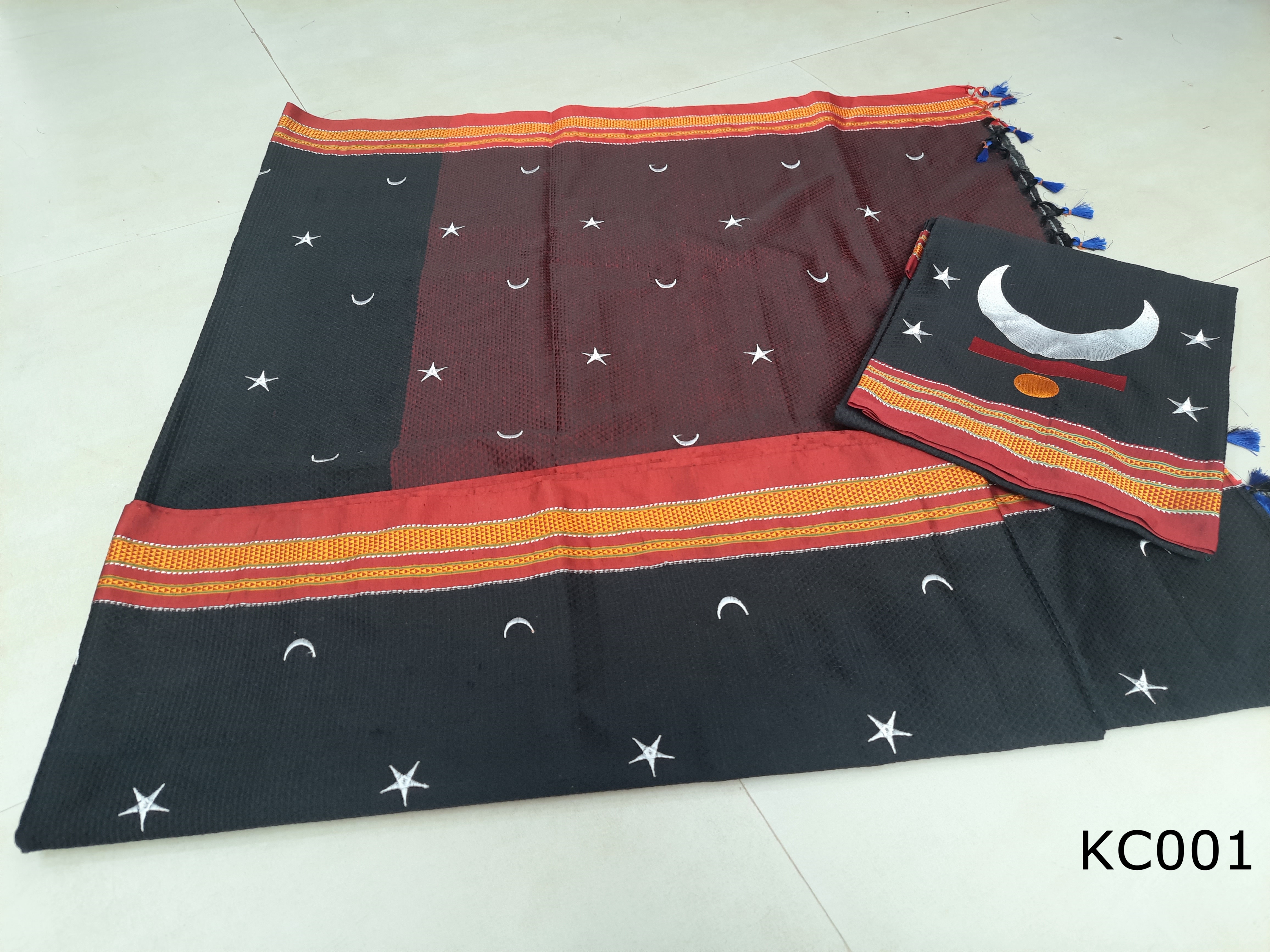 Khun chandrasara embroidery With Chandrasara Blouse