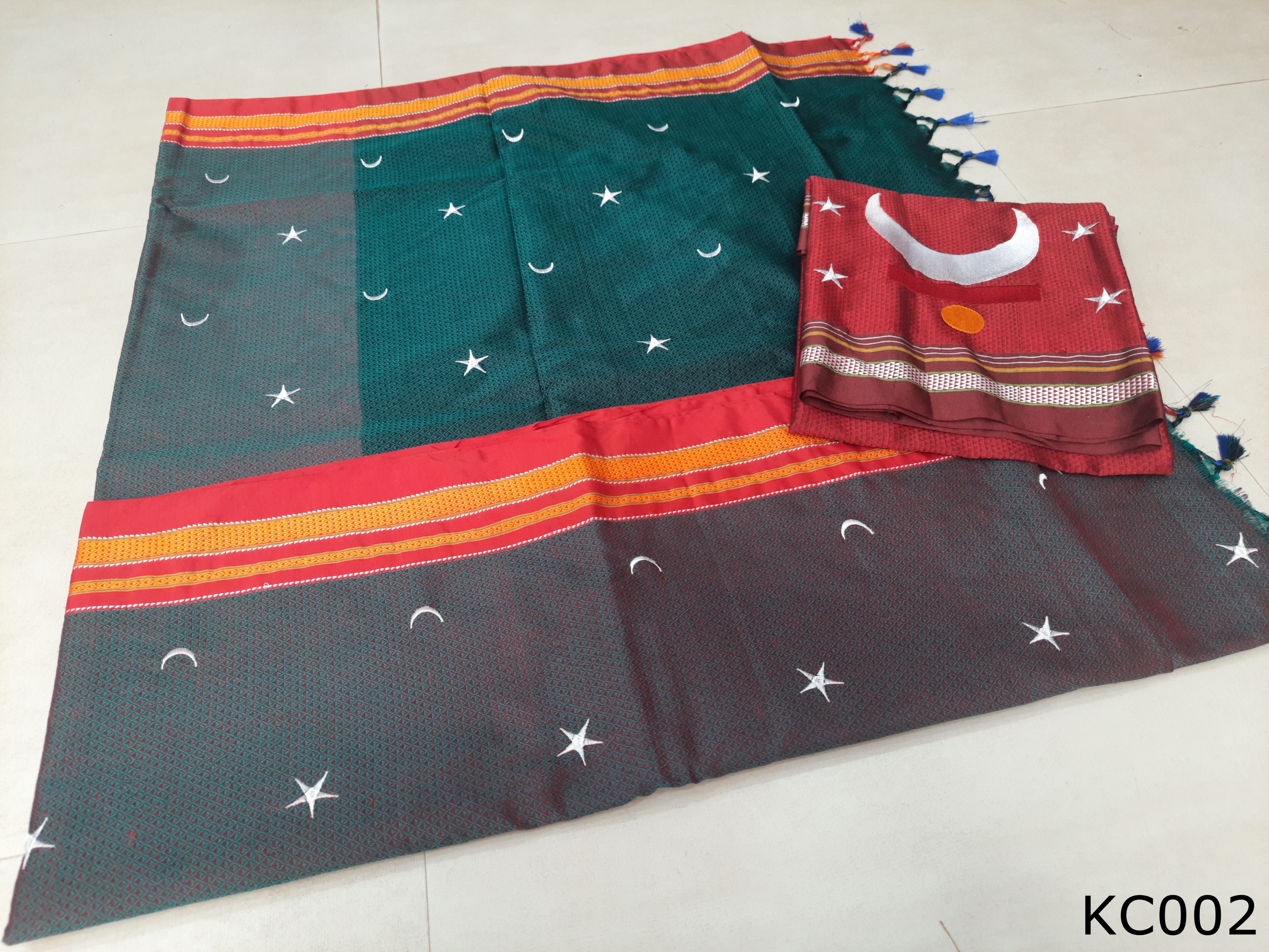 Khun Chandrasara Embroidery With Chandrasara Blouse