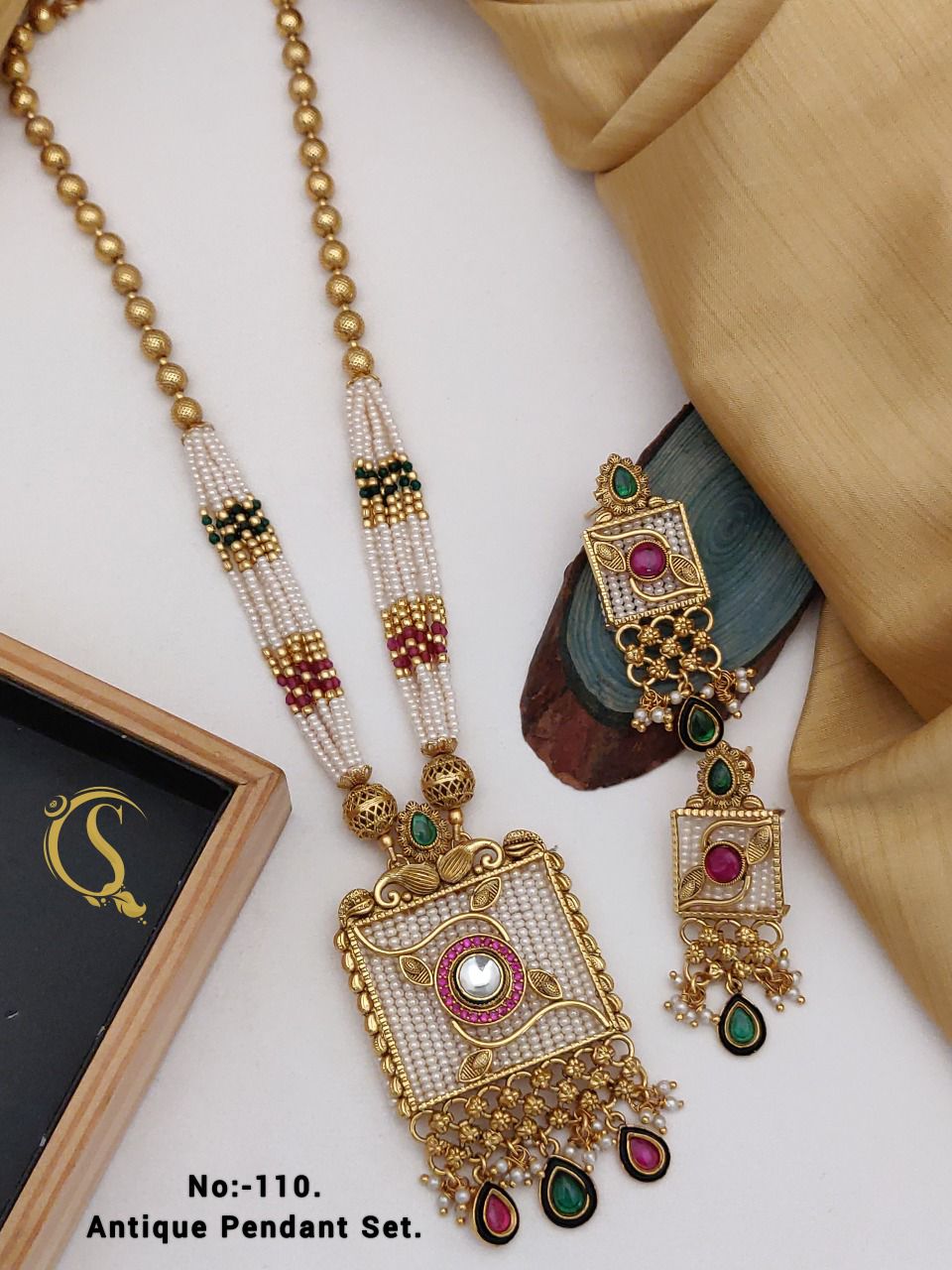 Antique Pendant set