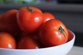 Tomatoes / टमाटर / ટામેટાં (Per Kilo Grams)