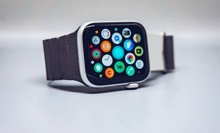 Series 7 Smartwatch with multiple faces, spo2 & Bmp