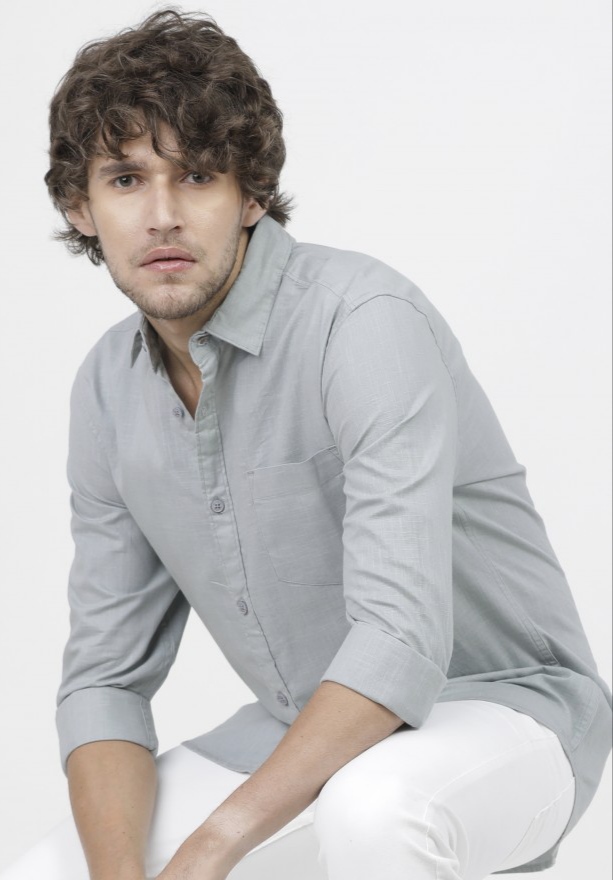Men Dusty Grey Slim Fit Solid Casual Shirt