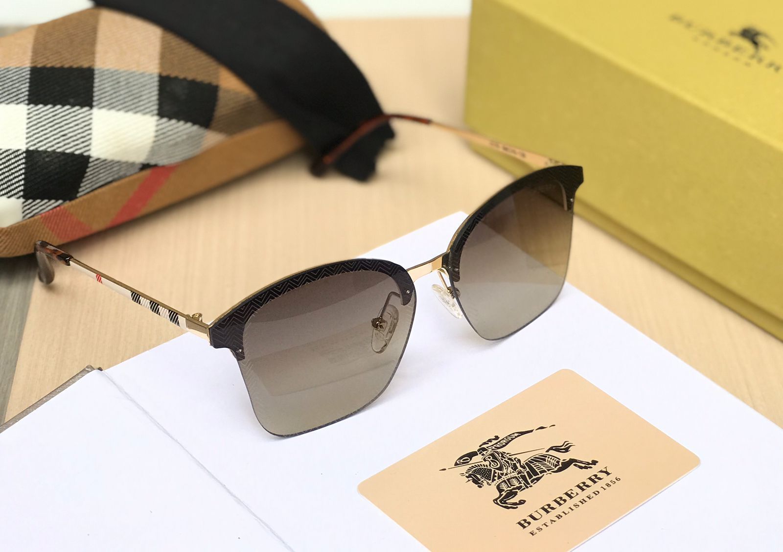 Burberry sunglasses 