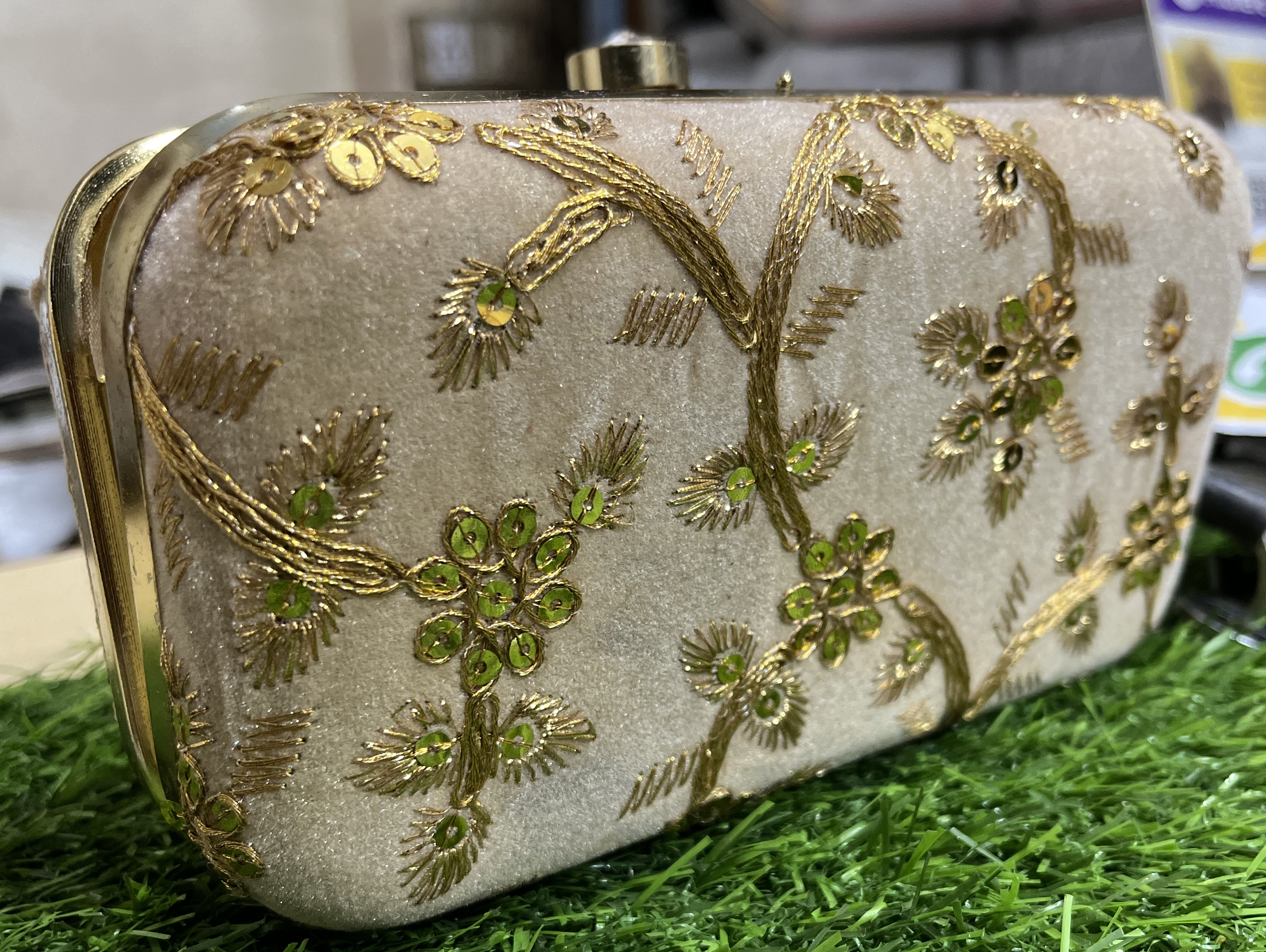 FANCY GOLDEN CLUTCH