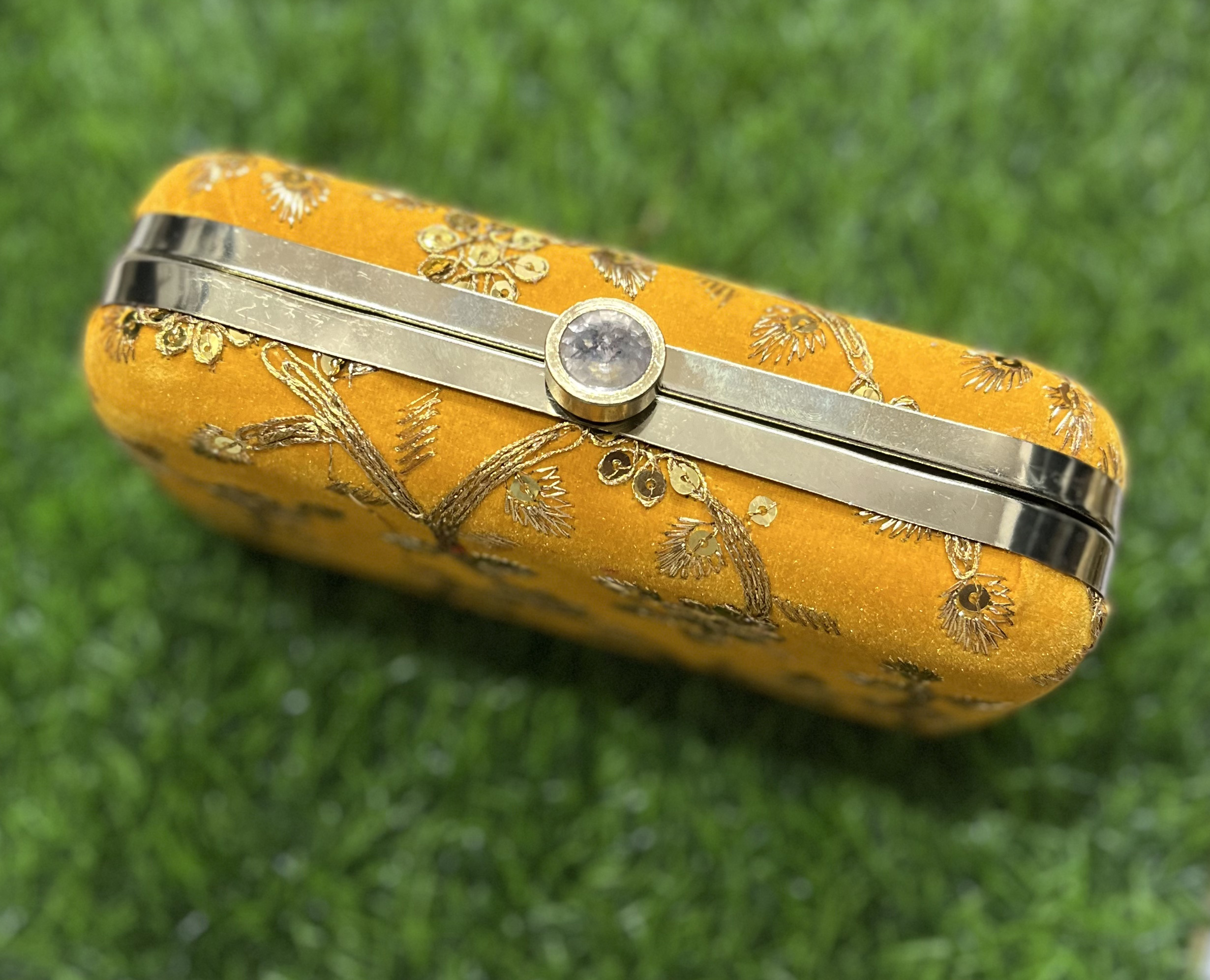 FANCY YELLOW CLUTCH
