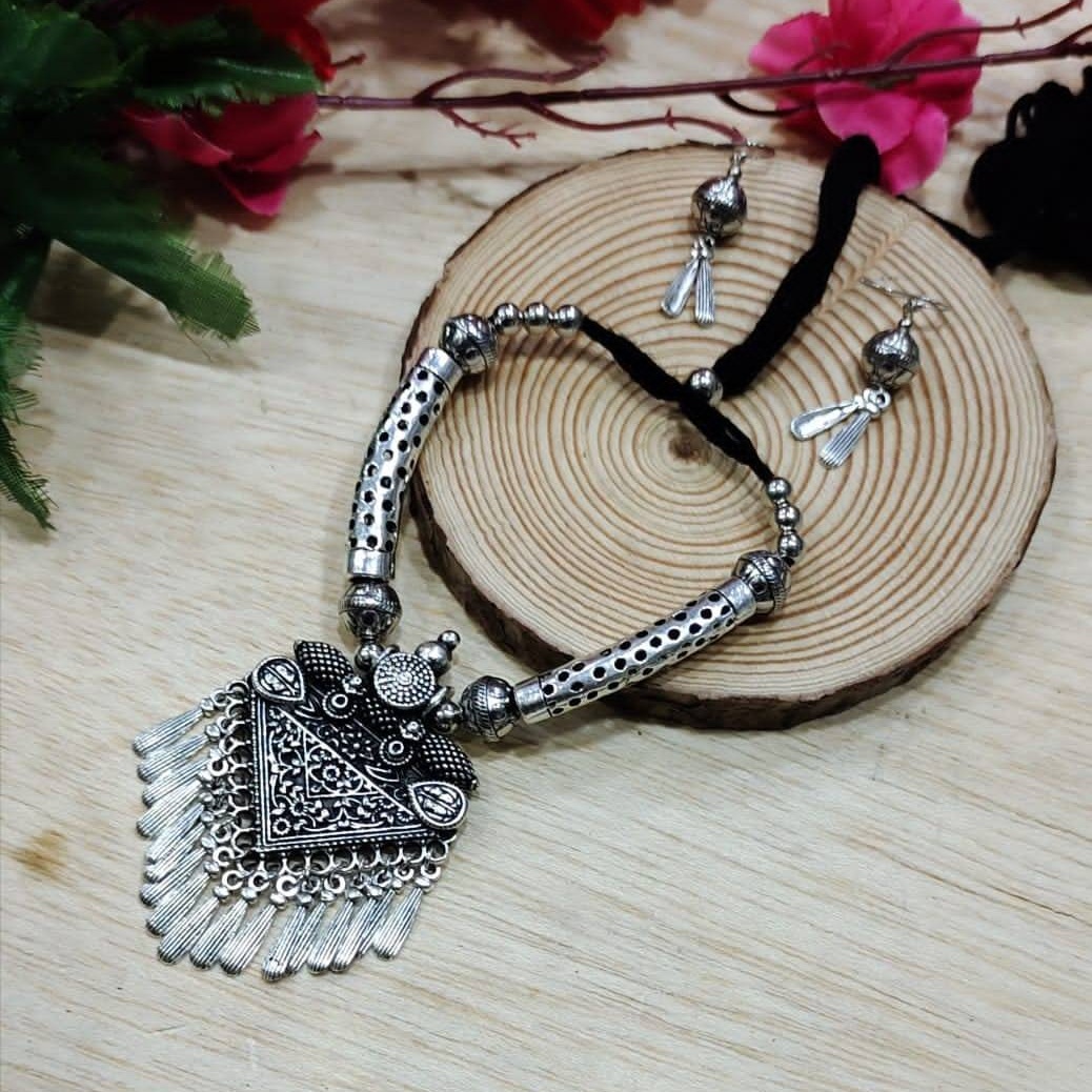 Neckless 02