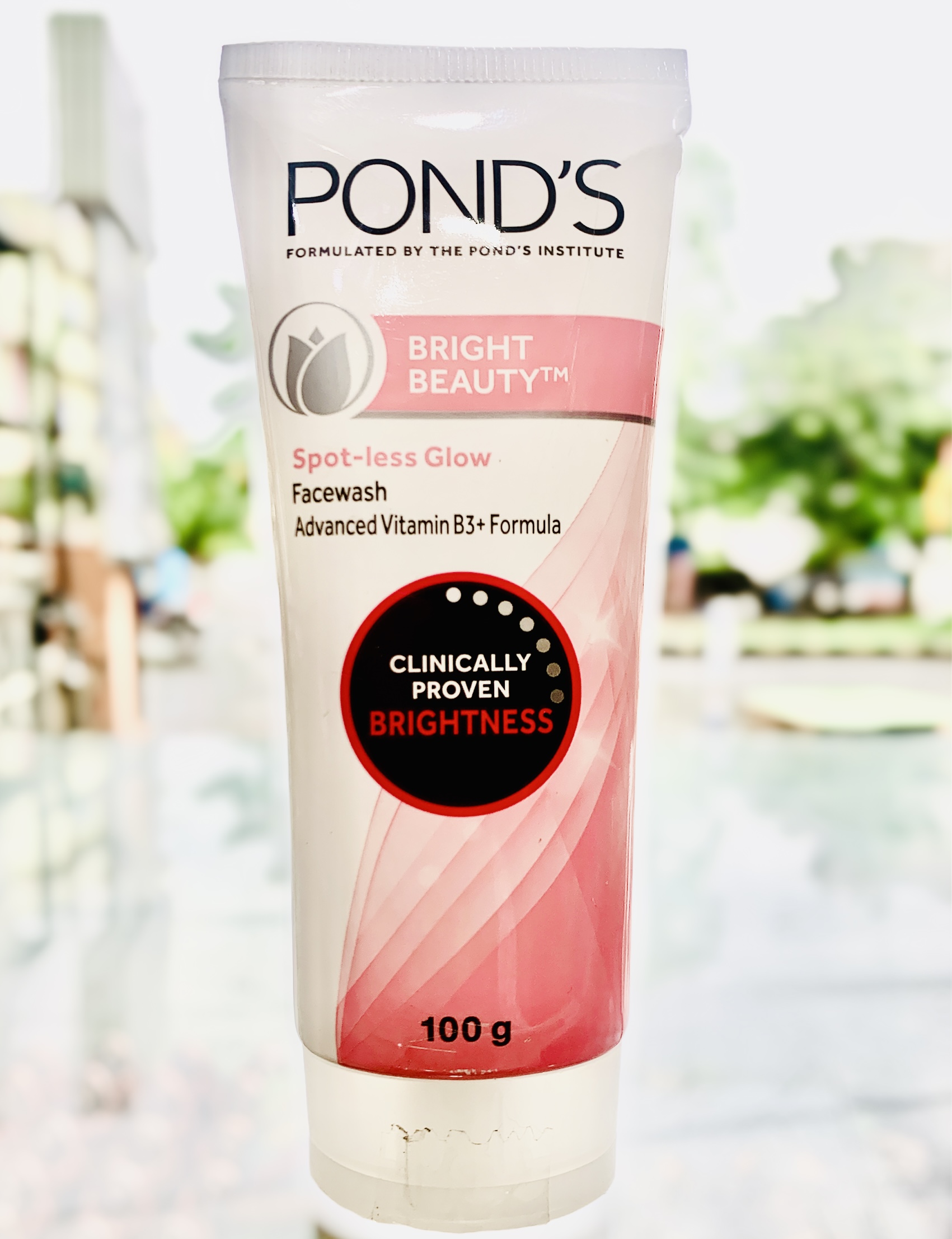Ponds White Beauty Fash Wash