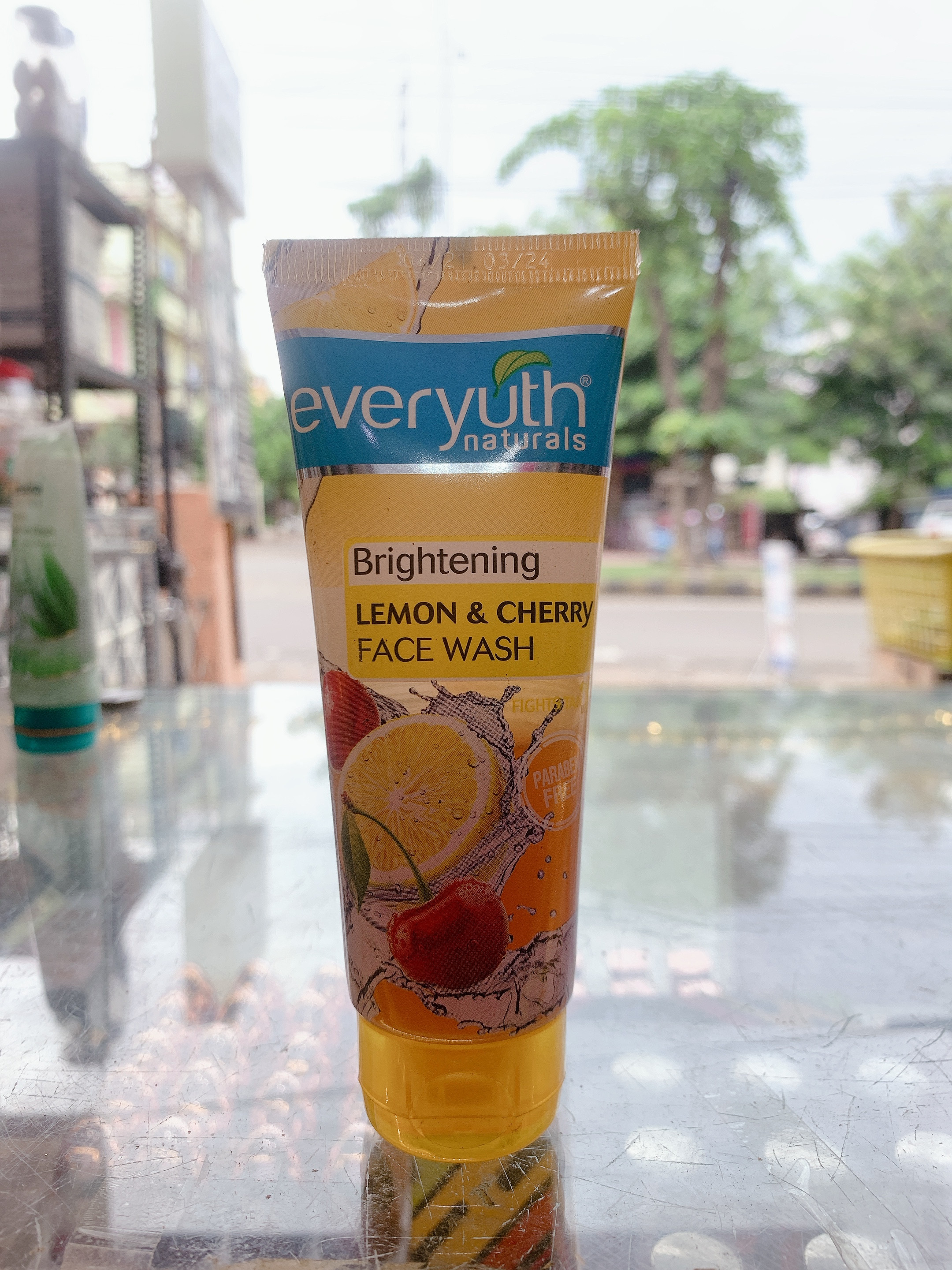 Everyouth Lemon & Cherry Face Wash