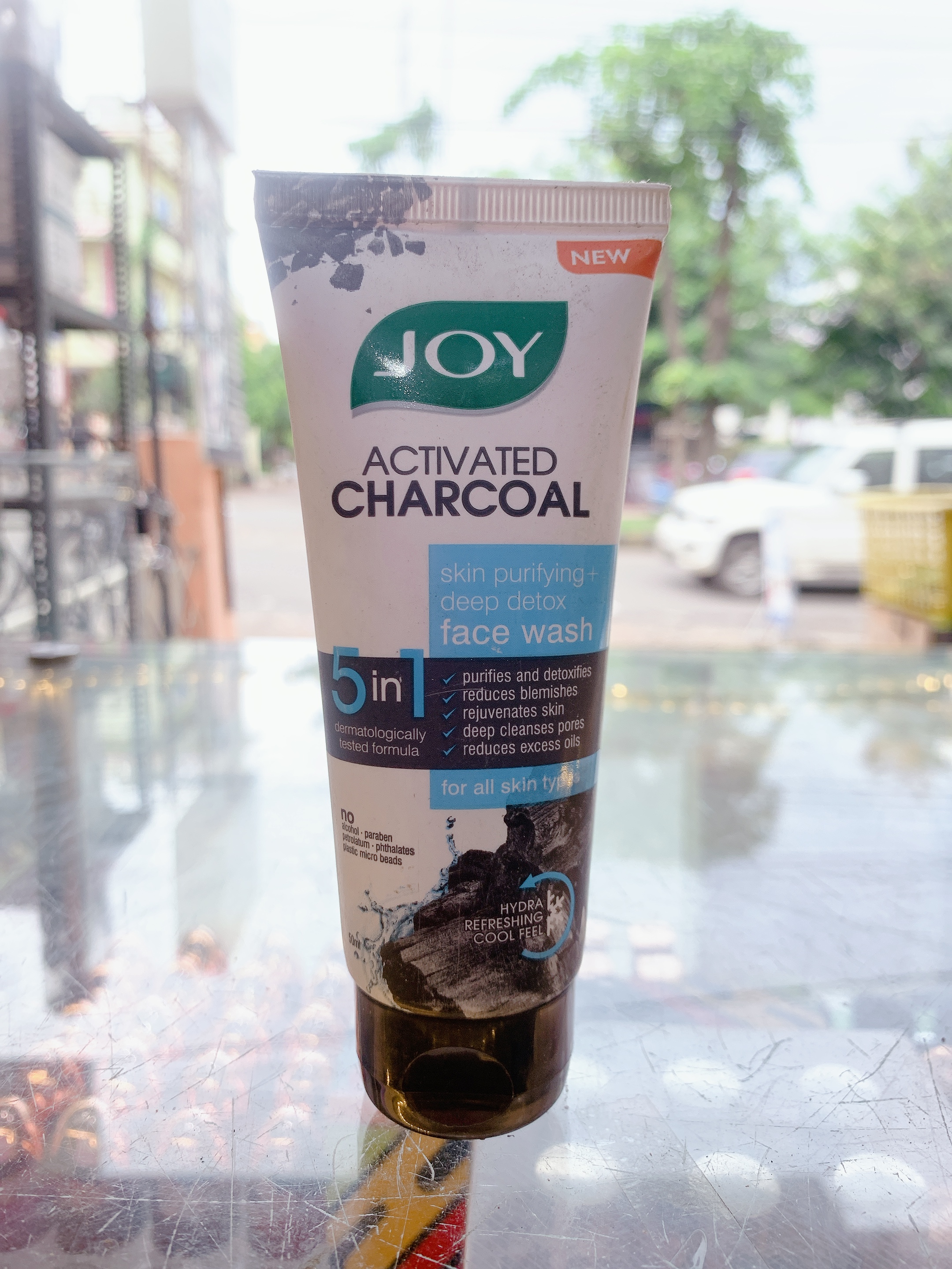 JOY Activated Charcol Face Wash