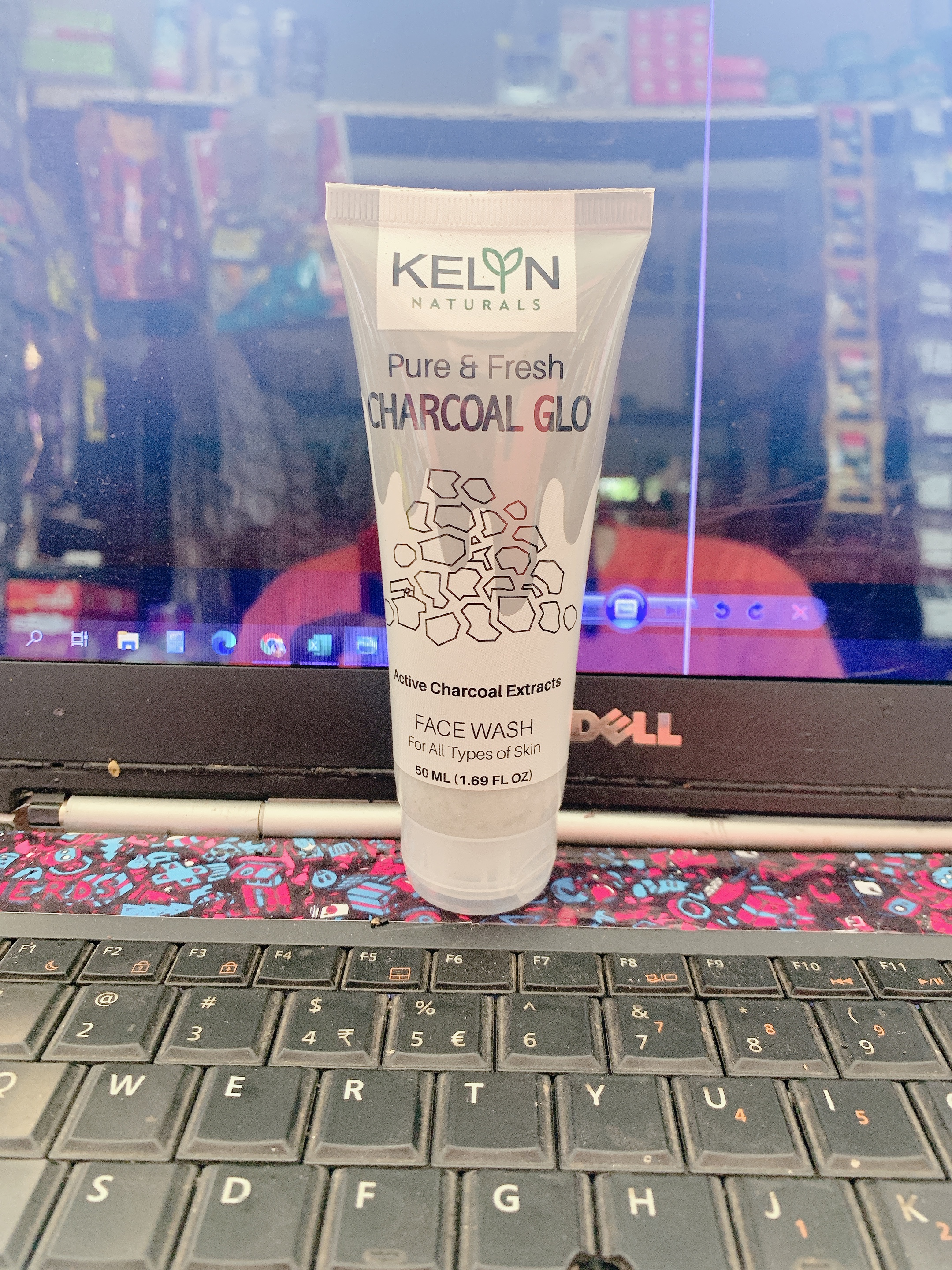 KELYN Charcol Glow Face Wash