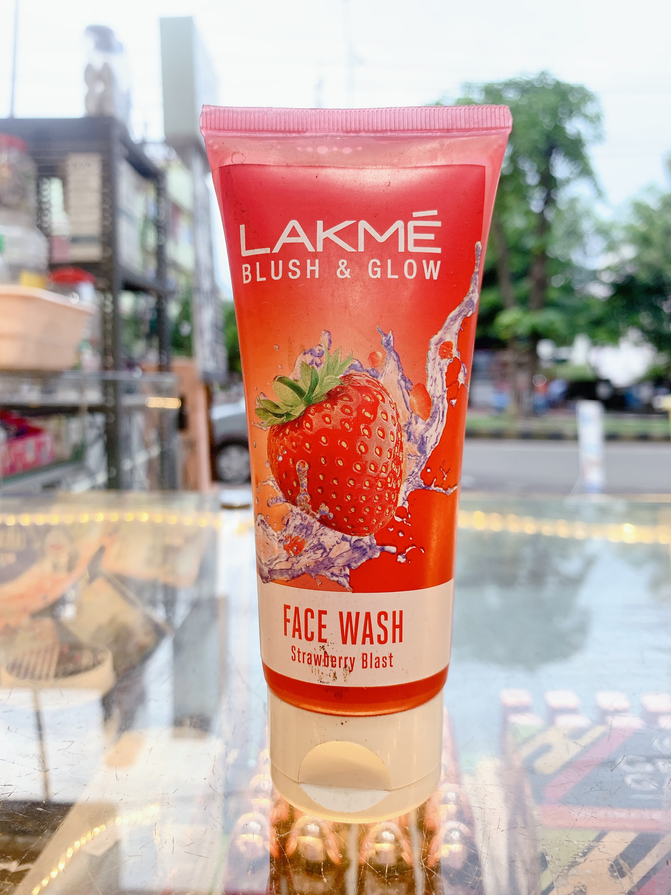 Lakme Blush & Glow Face Wash