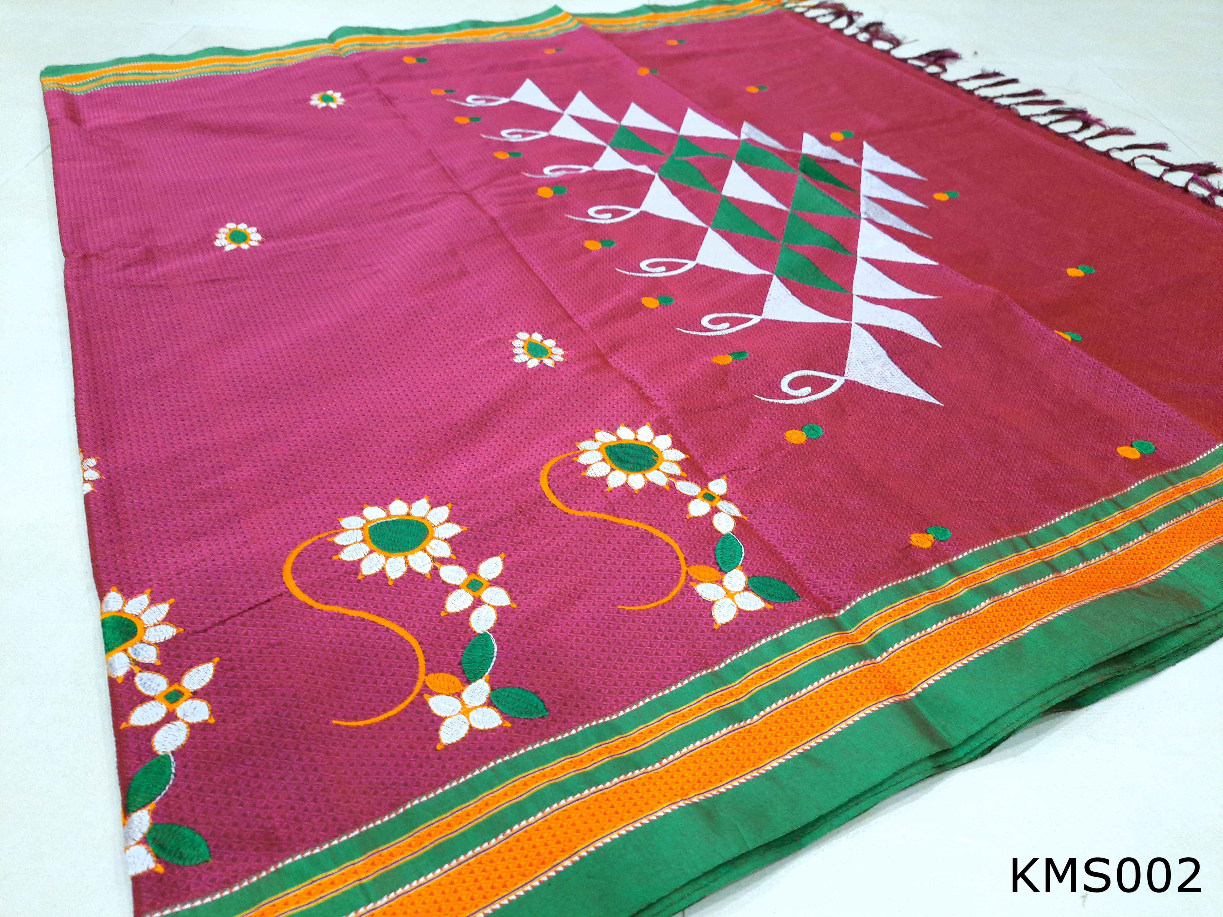 Khun Grand Saraswati Pallu