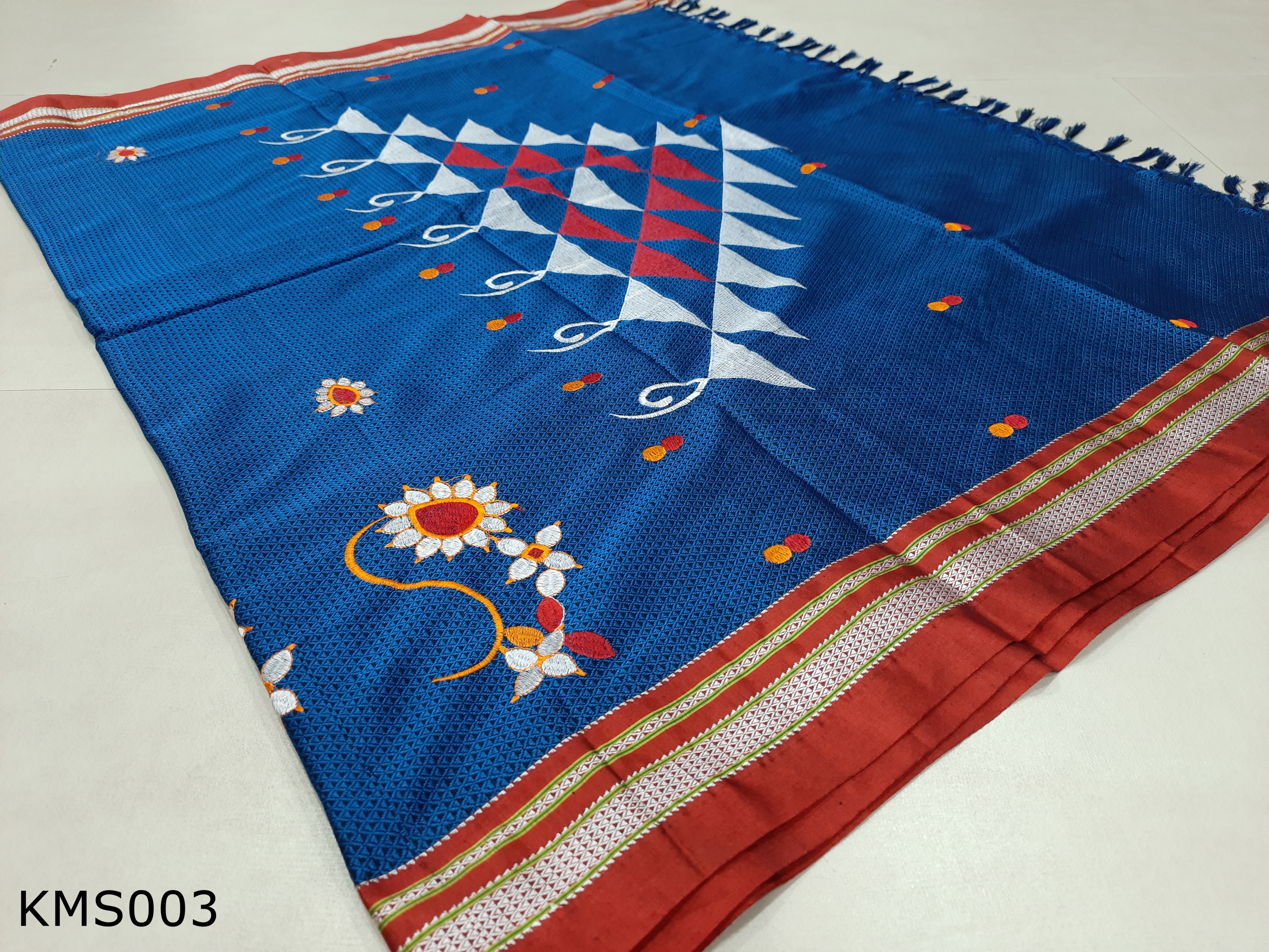 Khun Grand Saraswati Pallu