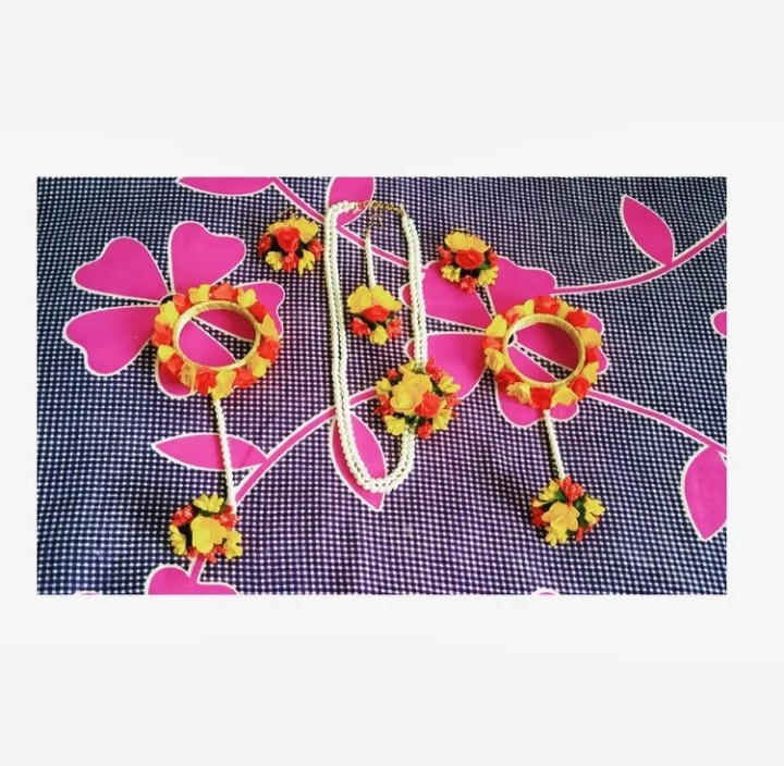 Floral jewellery 