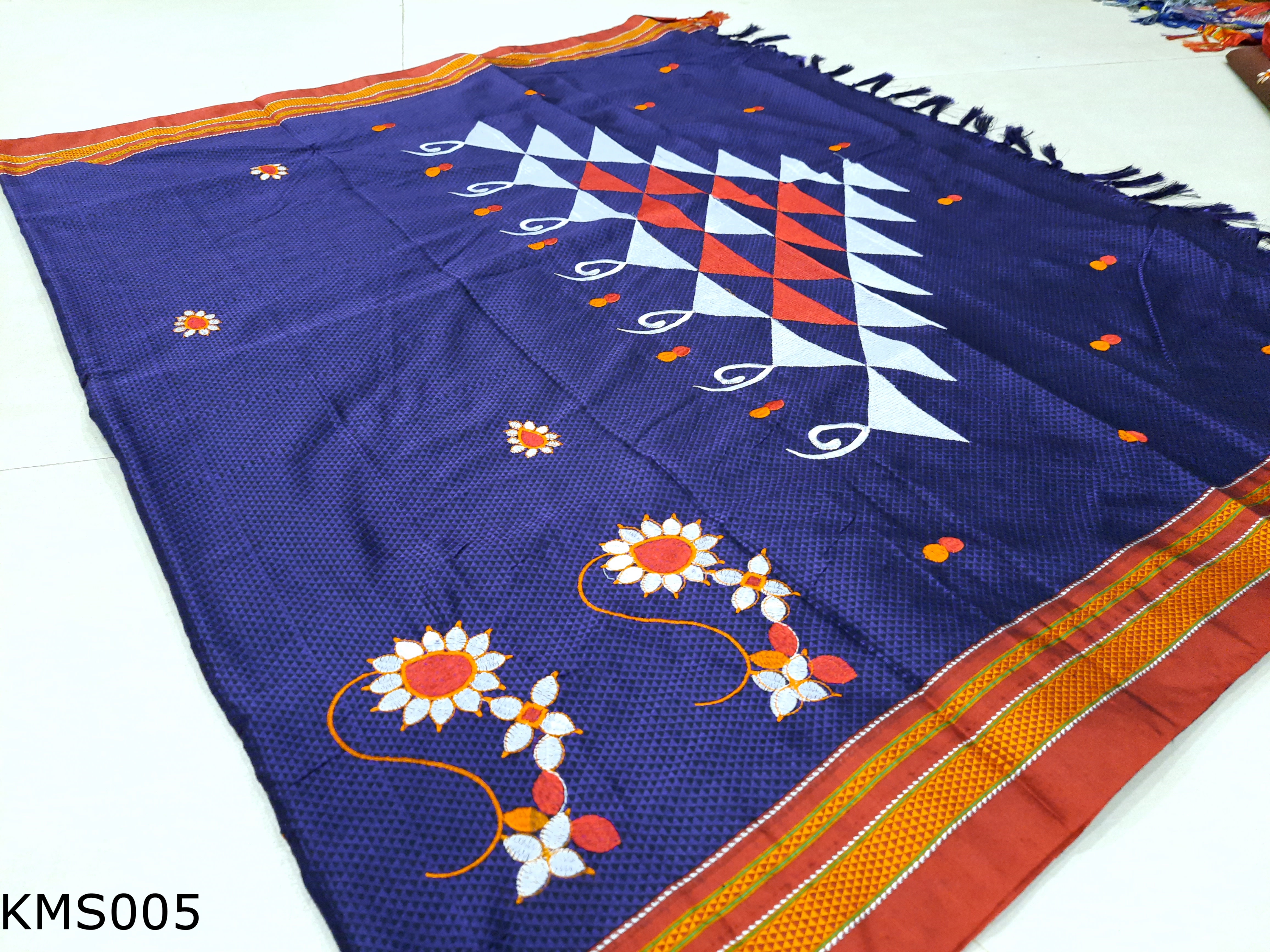 Khun Grand Saraswati Pallu