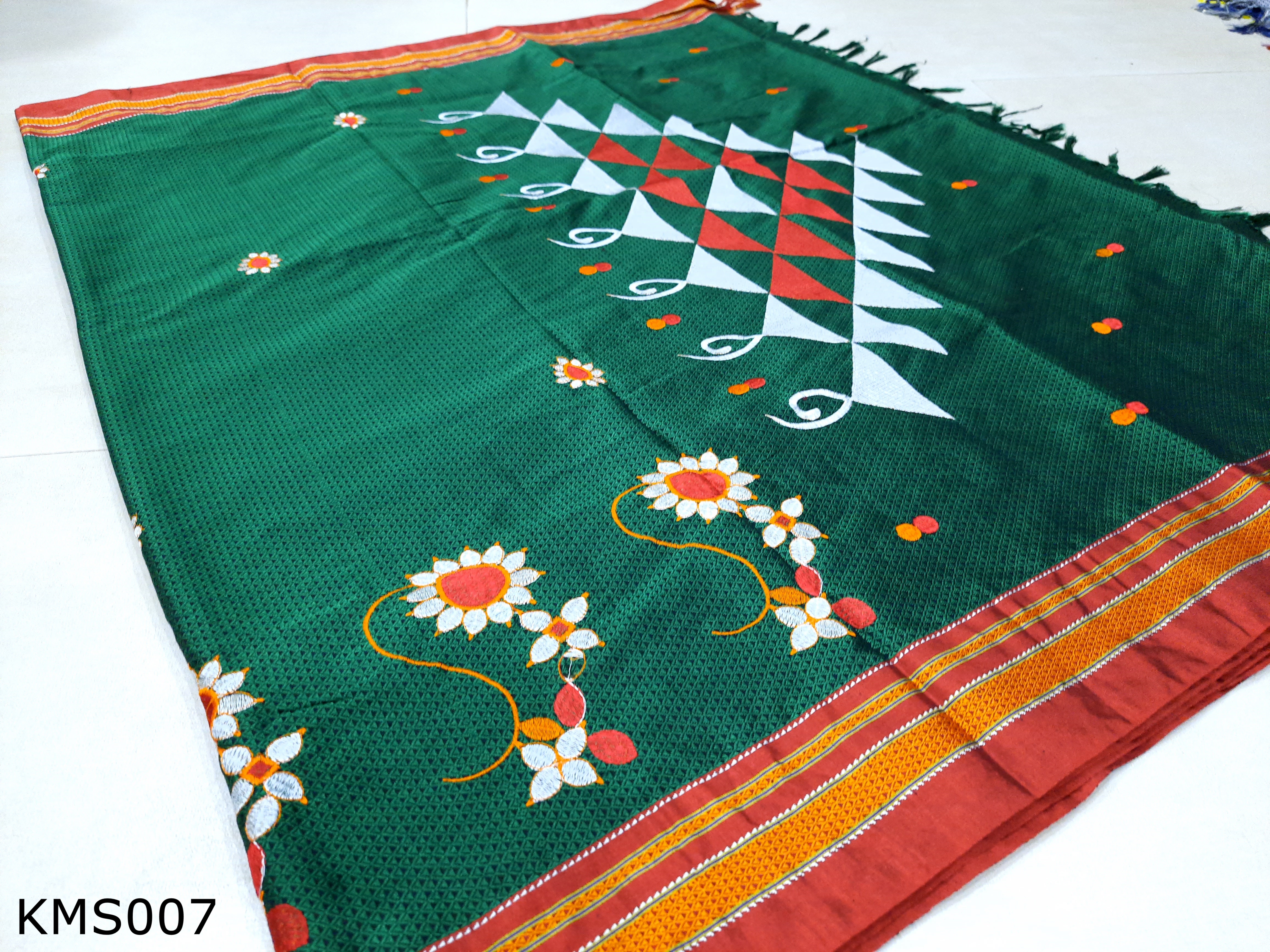 Khun Grand Saraswati Pallu