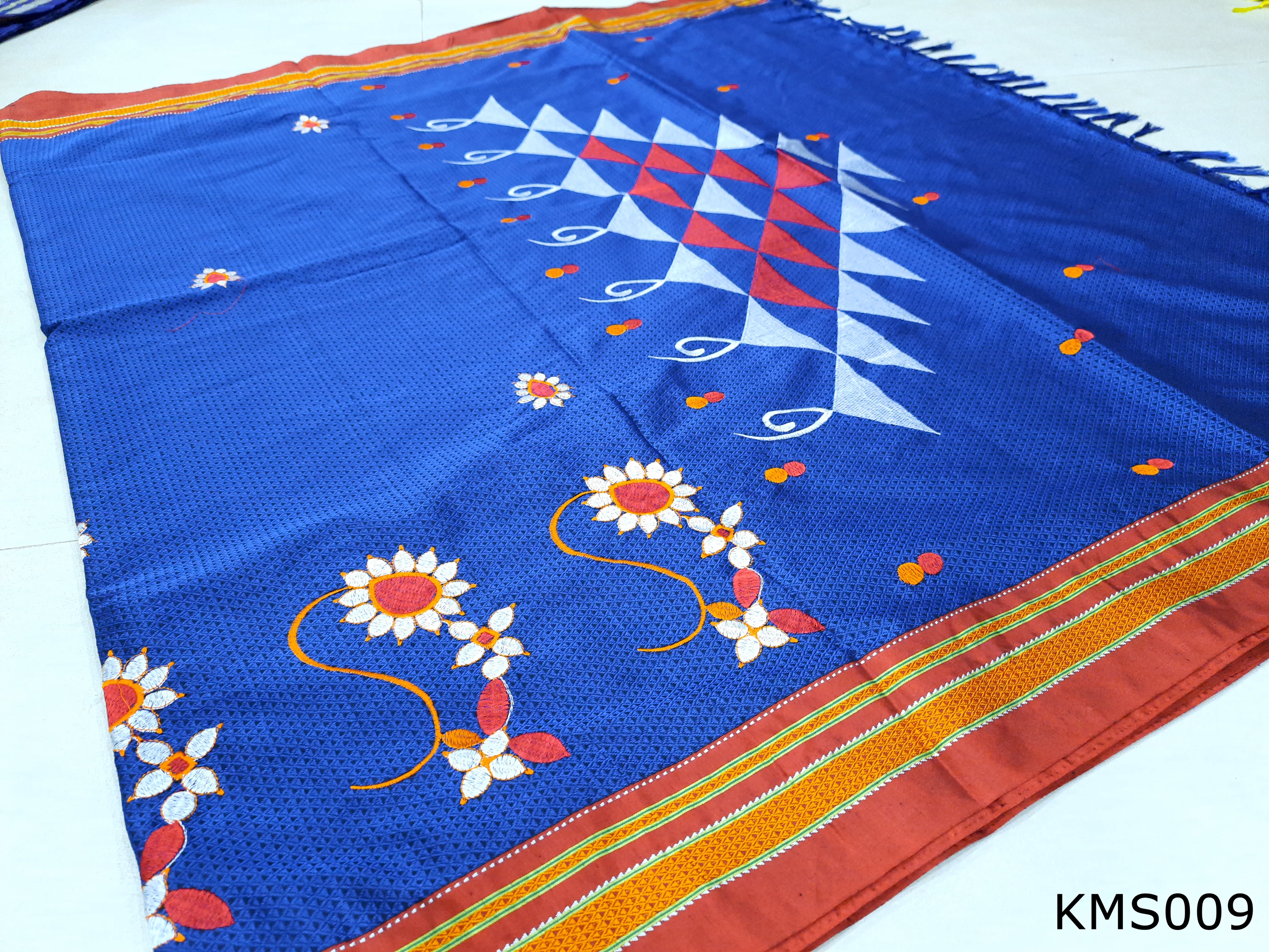 Khun Grand Saraswati Pallu