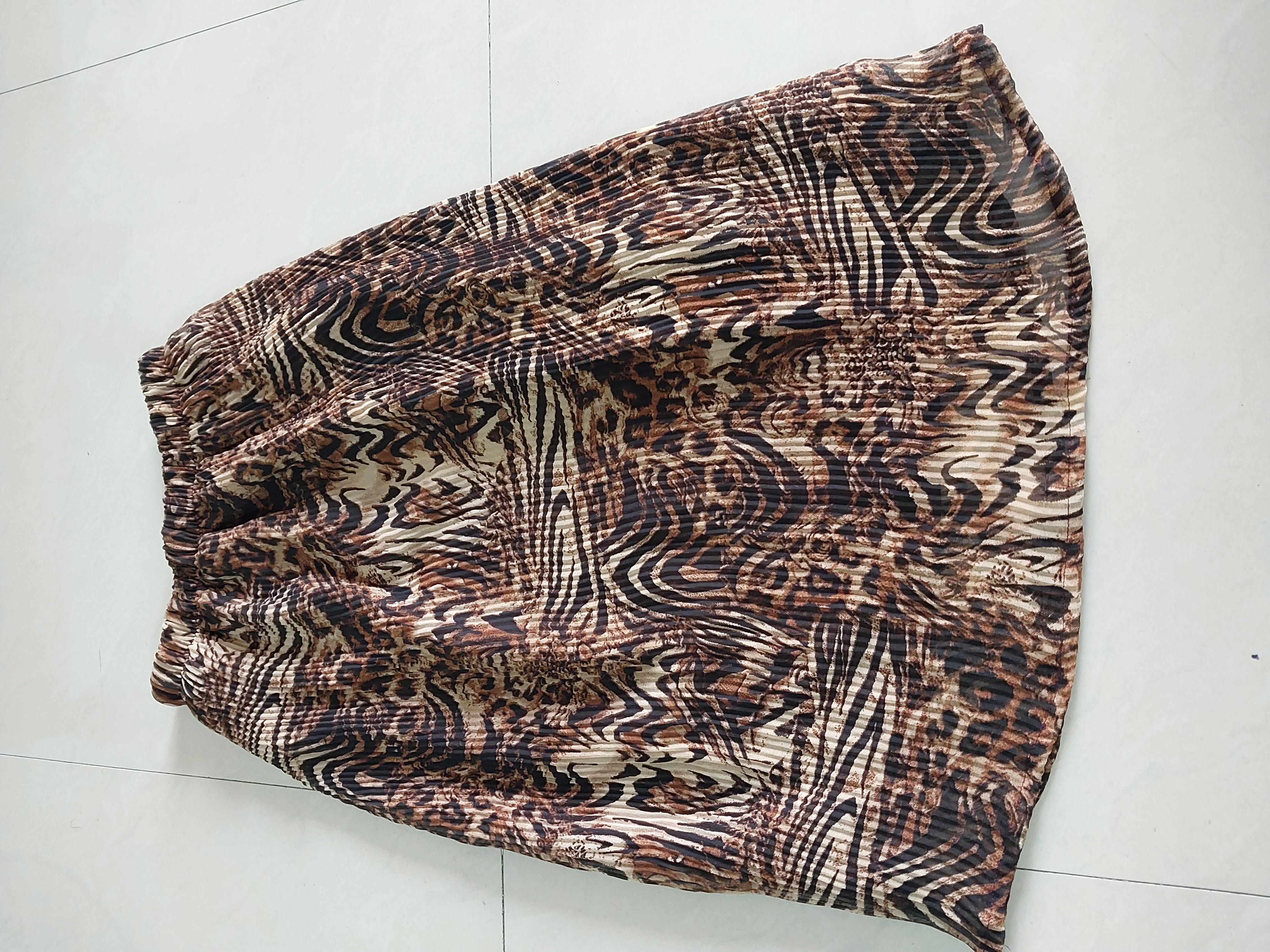 Animal print knee length skirt 