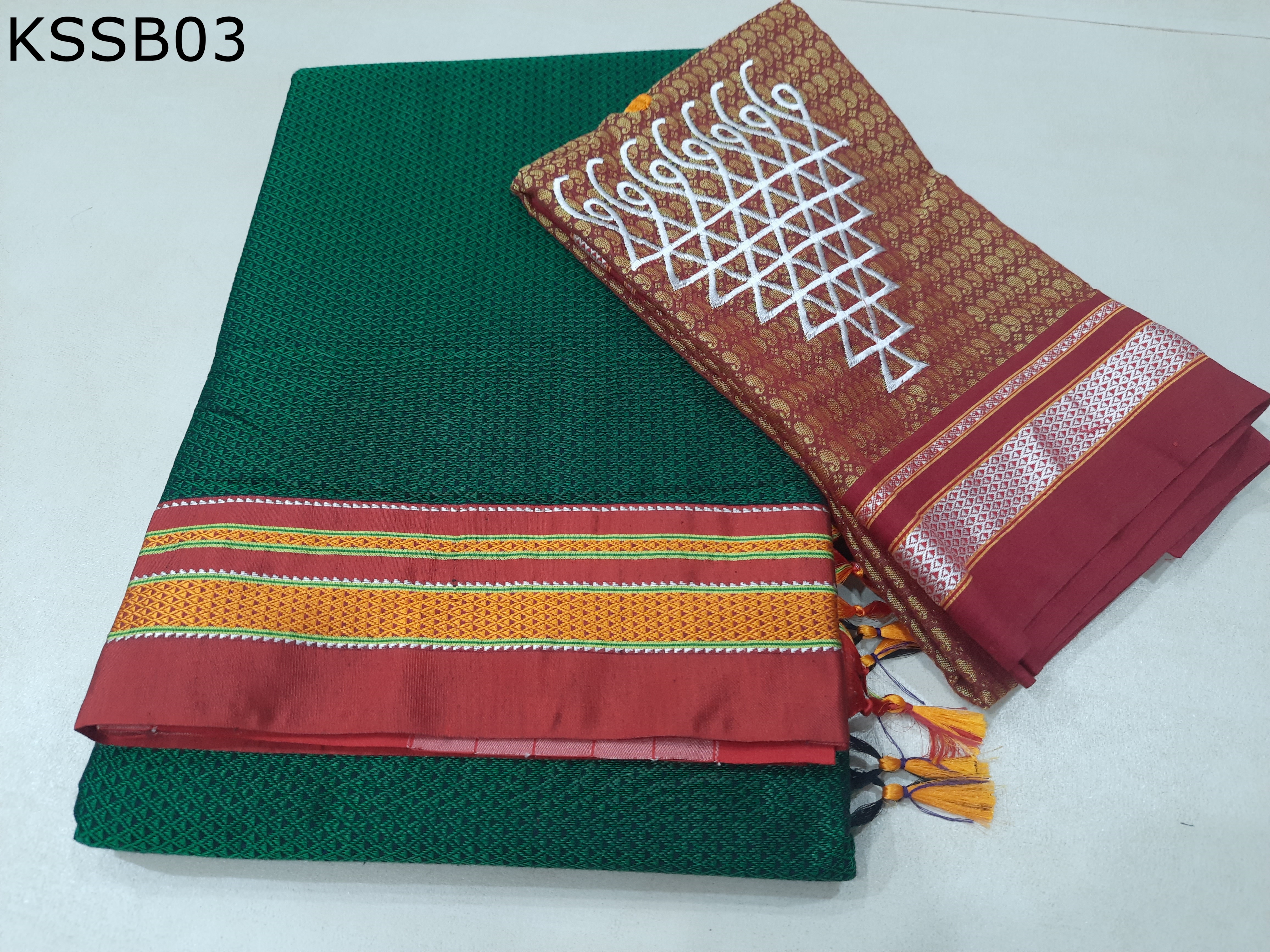 Khun Lining Pallu 