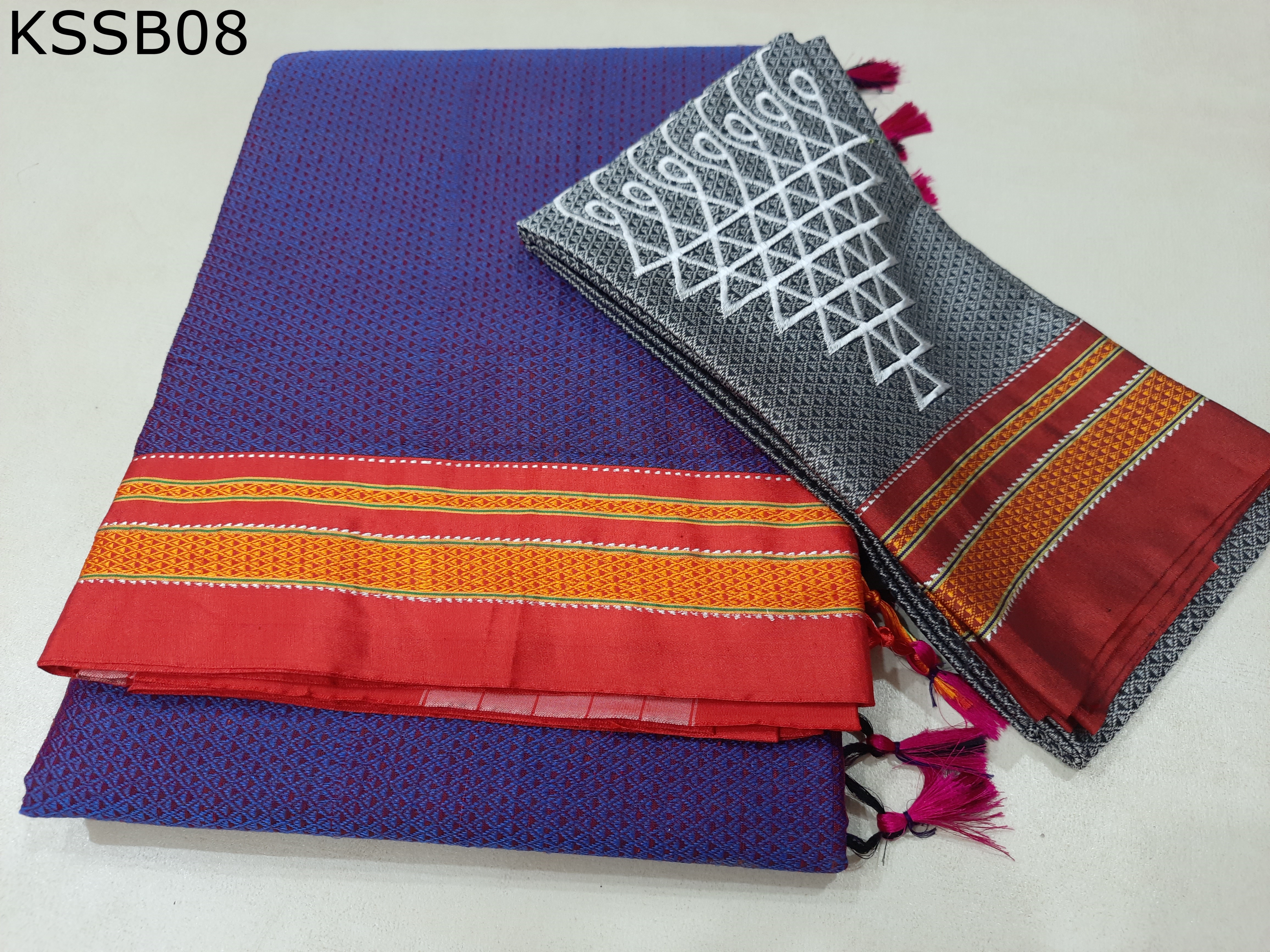 Khun Lining Pallu 