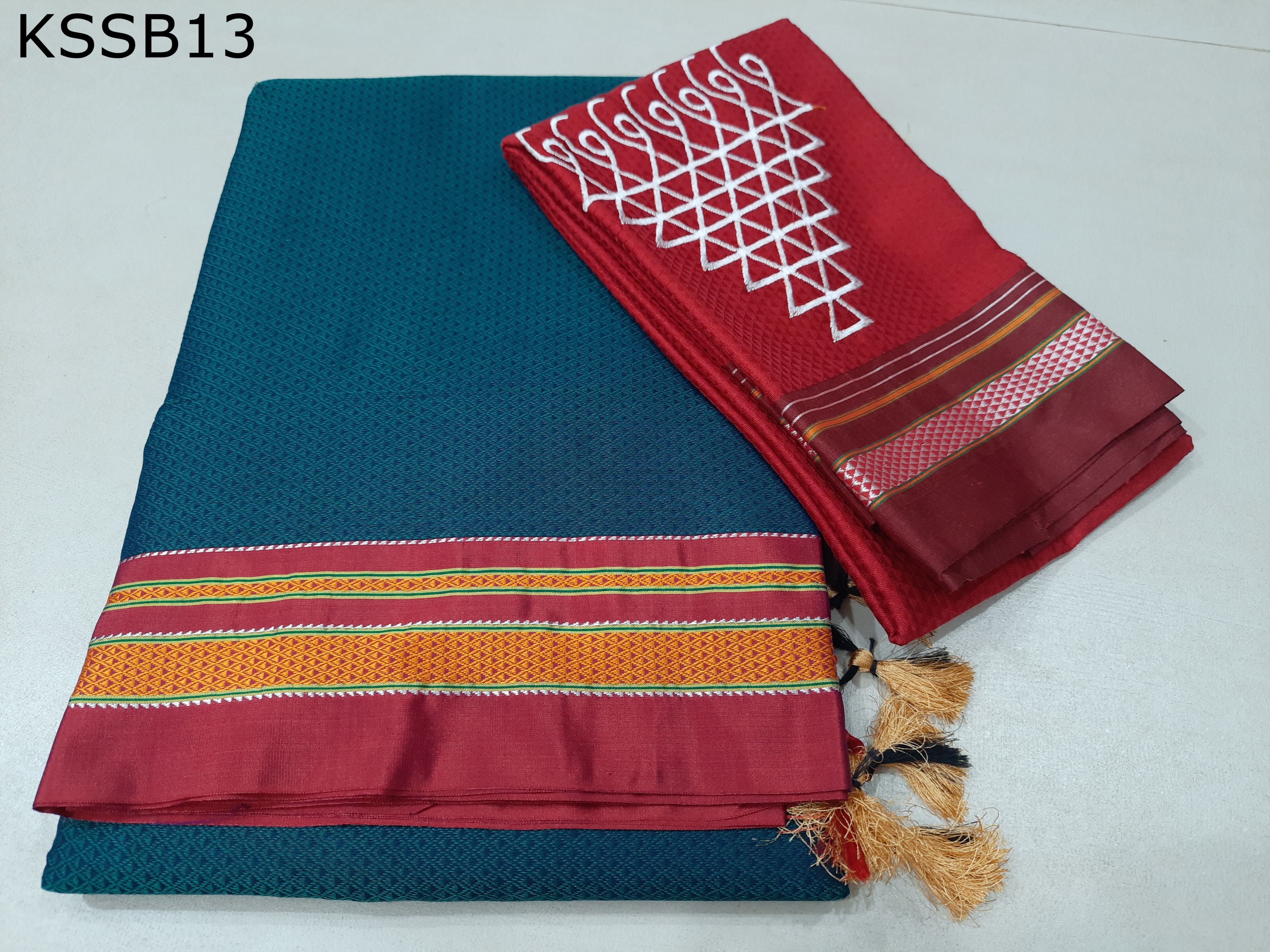 Khun Lining Pallu 