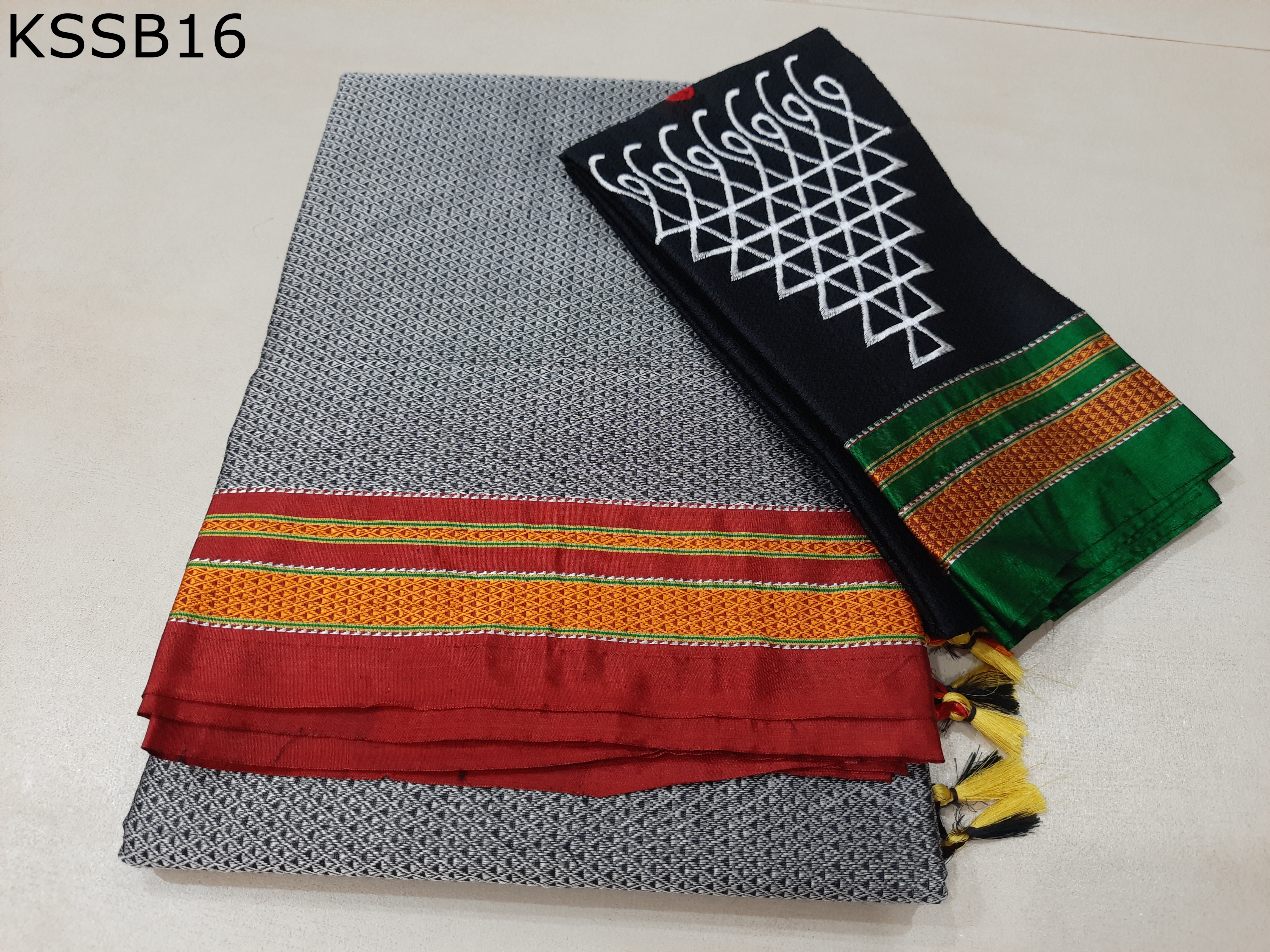Khun Lining Pallu